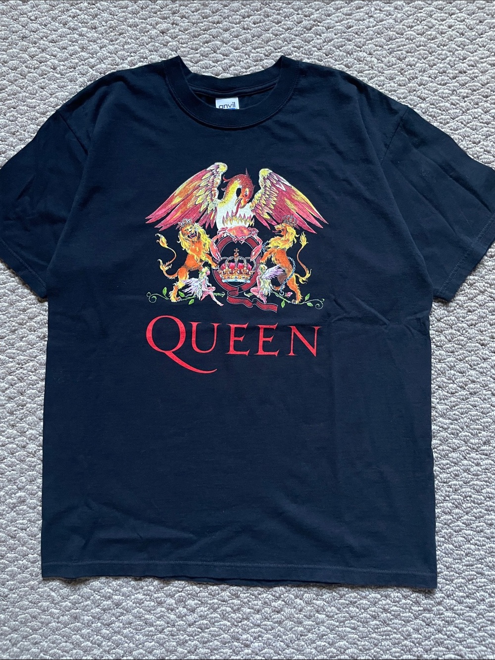 Y2K Queen rock band t shirt